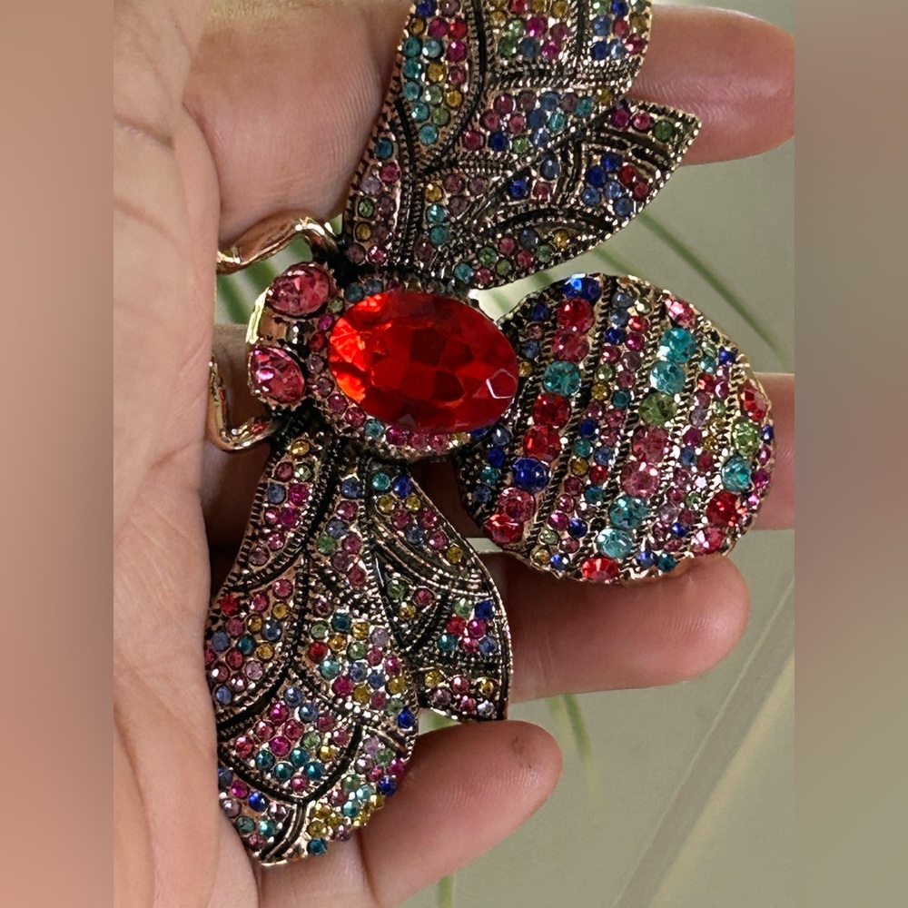 Multicolor Crystal Bee Brooch - Sparkling Statement Pin